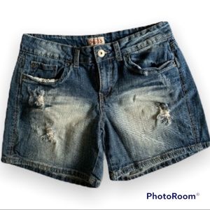 🖤✨Mudd: denim shorts with distressing 5 pockets